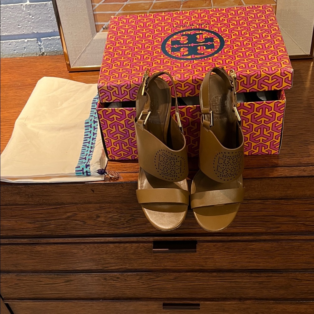 Tory Burch Gold Heels
